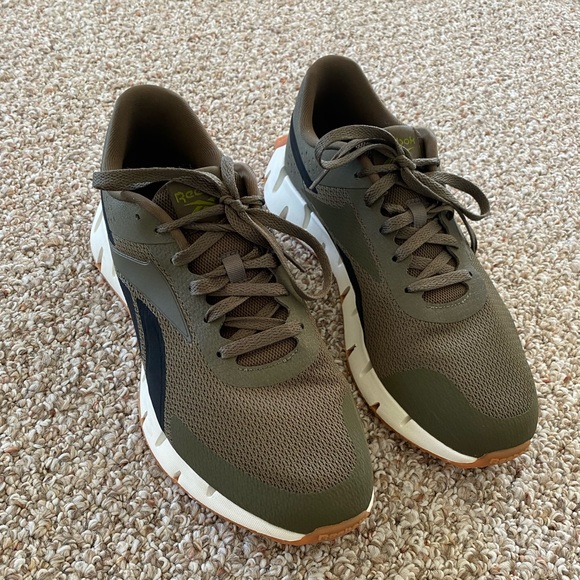 Men’s Reebok Sneakers - Picture 4 of 9